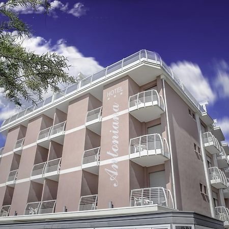 Hotel Antoniana Caorle Exterior foto